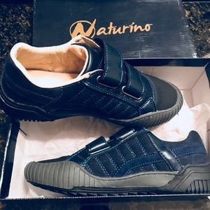 New Naturino Blue Velcro shoes Euro 34